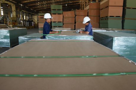MDF VRG Kiên Giang: Chủ động nguồn nguyên liệu, tín hiệu khả quan